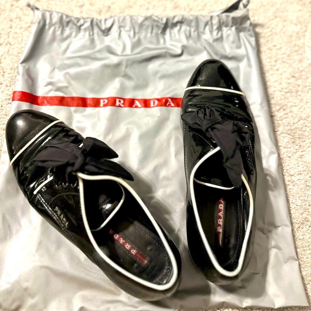 Prada patent leather Oxford shoes for sale